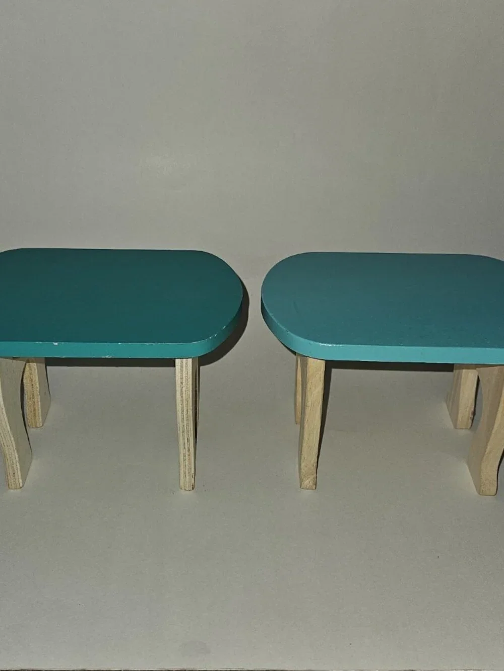 Doll Furniture 2 Aqua/Tan Wood Tables 1 White Wicker Table / Stool ? READ
